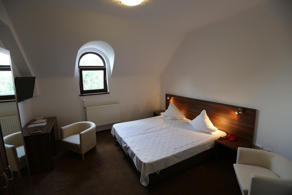 Banat Hotel Bucharest Exterior photo
